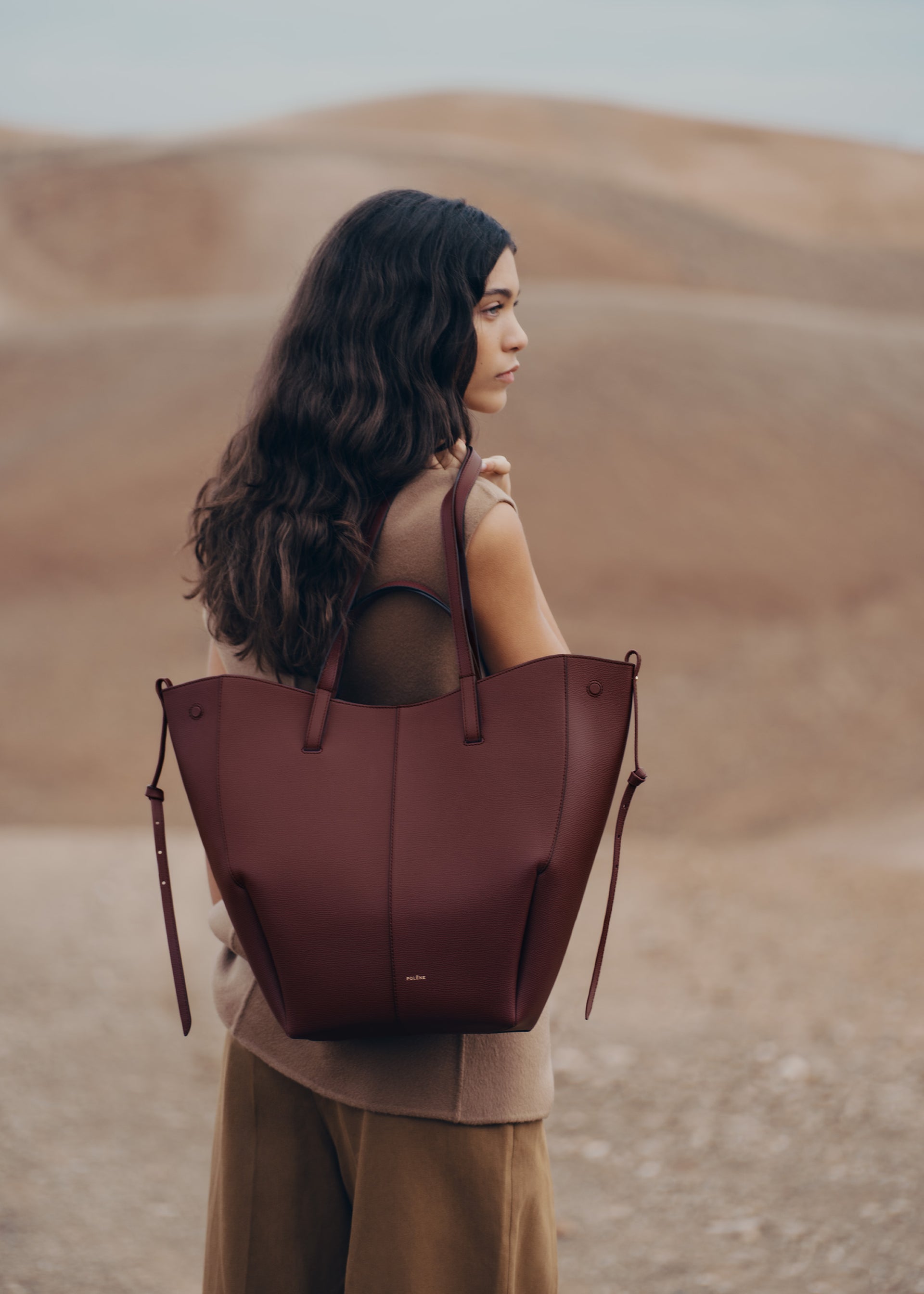 Cyme Tote - Sort Kirsebær Kornet