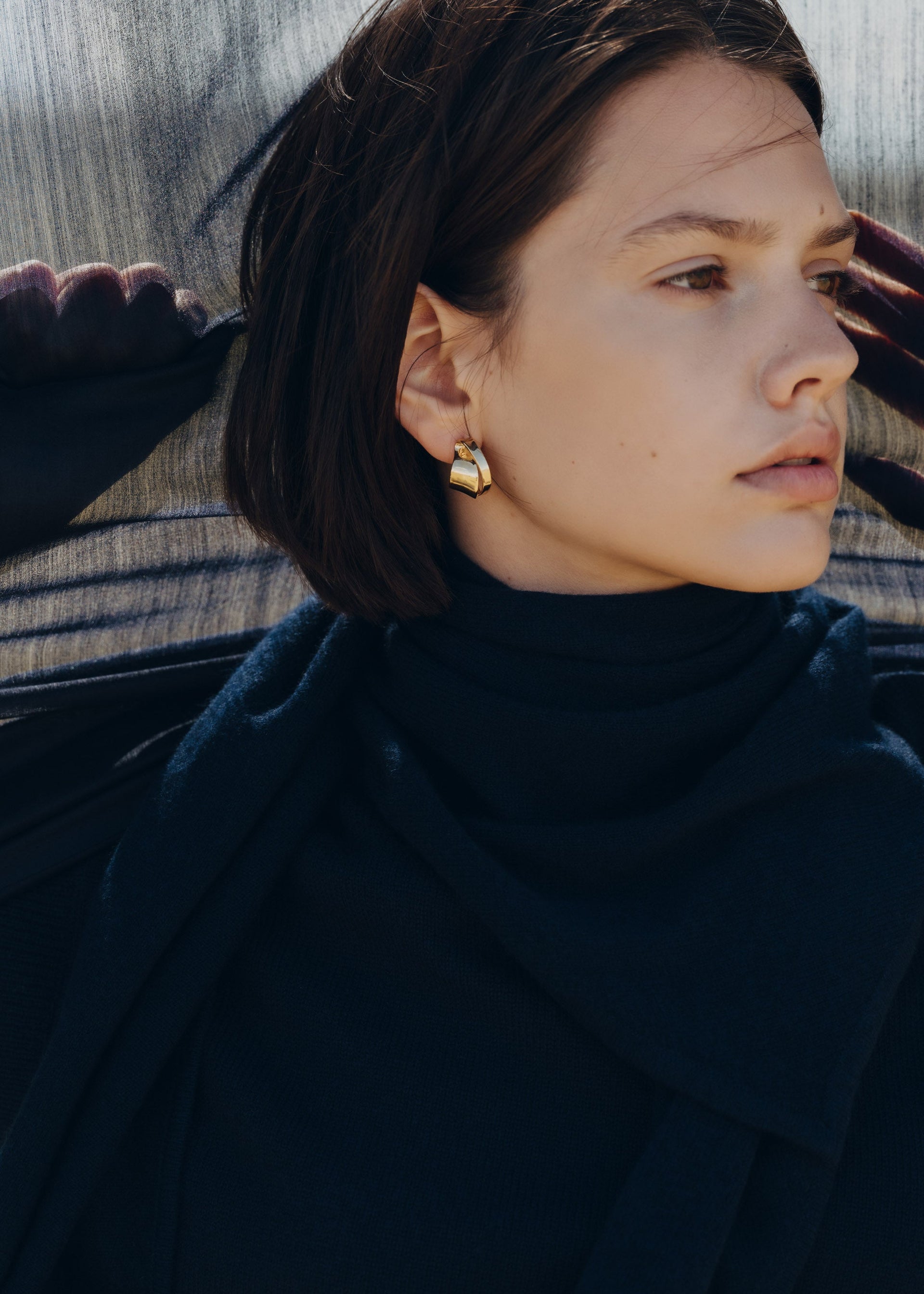 Bølgede Éole-hoops - forgyldt med 24 karat guld