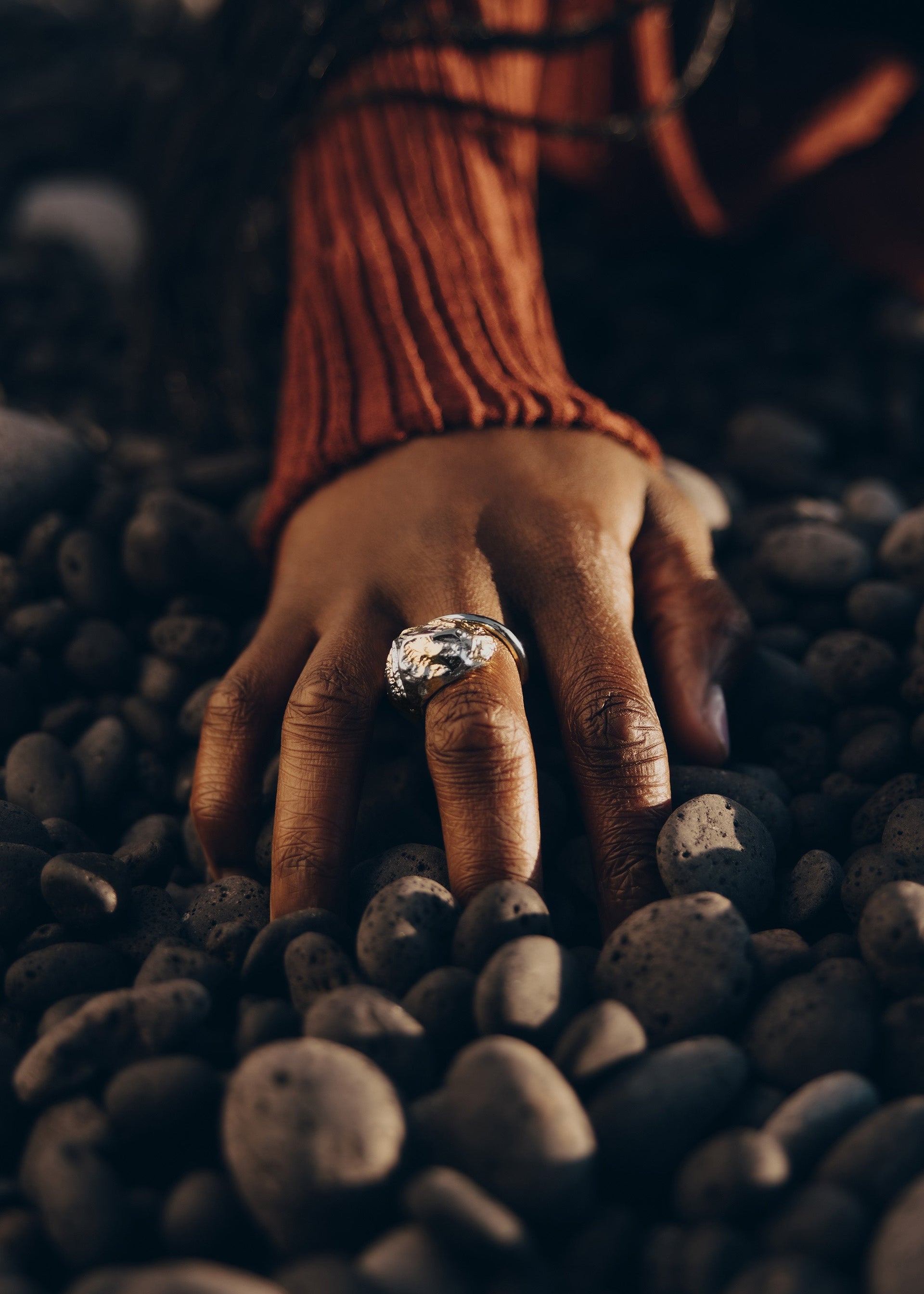 Eroz-ring - duo palladium og 24 karat guldbelægning​