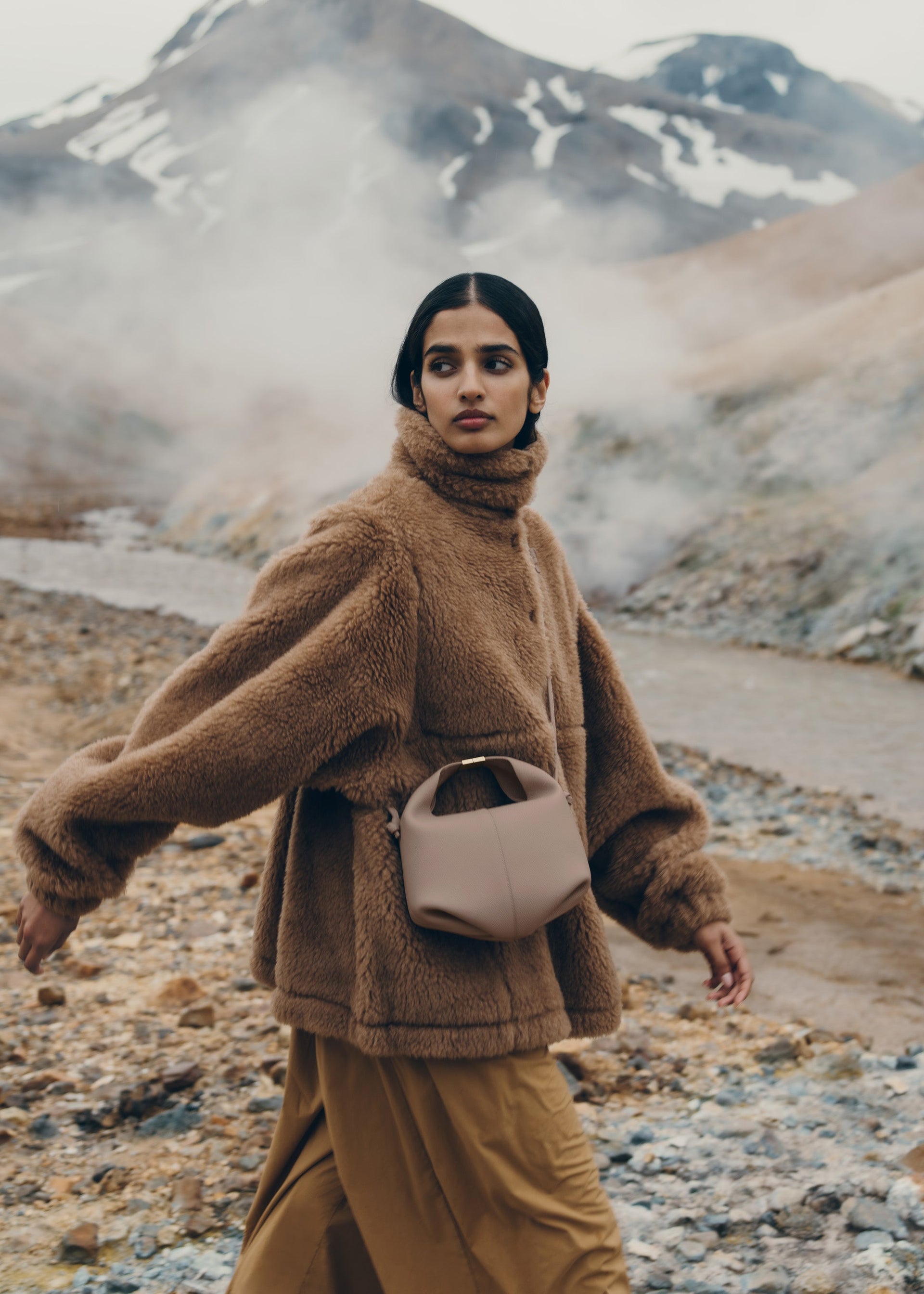 Béri - Gråbrun Kornet