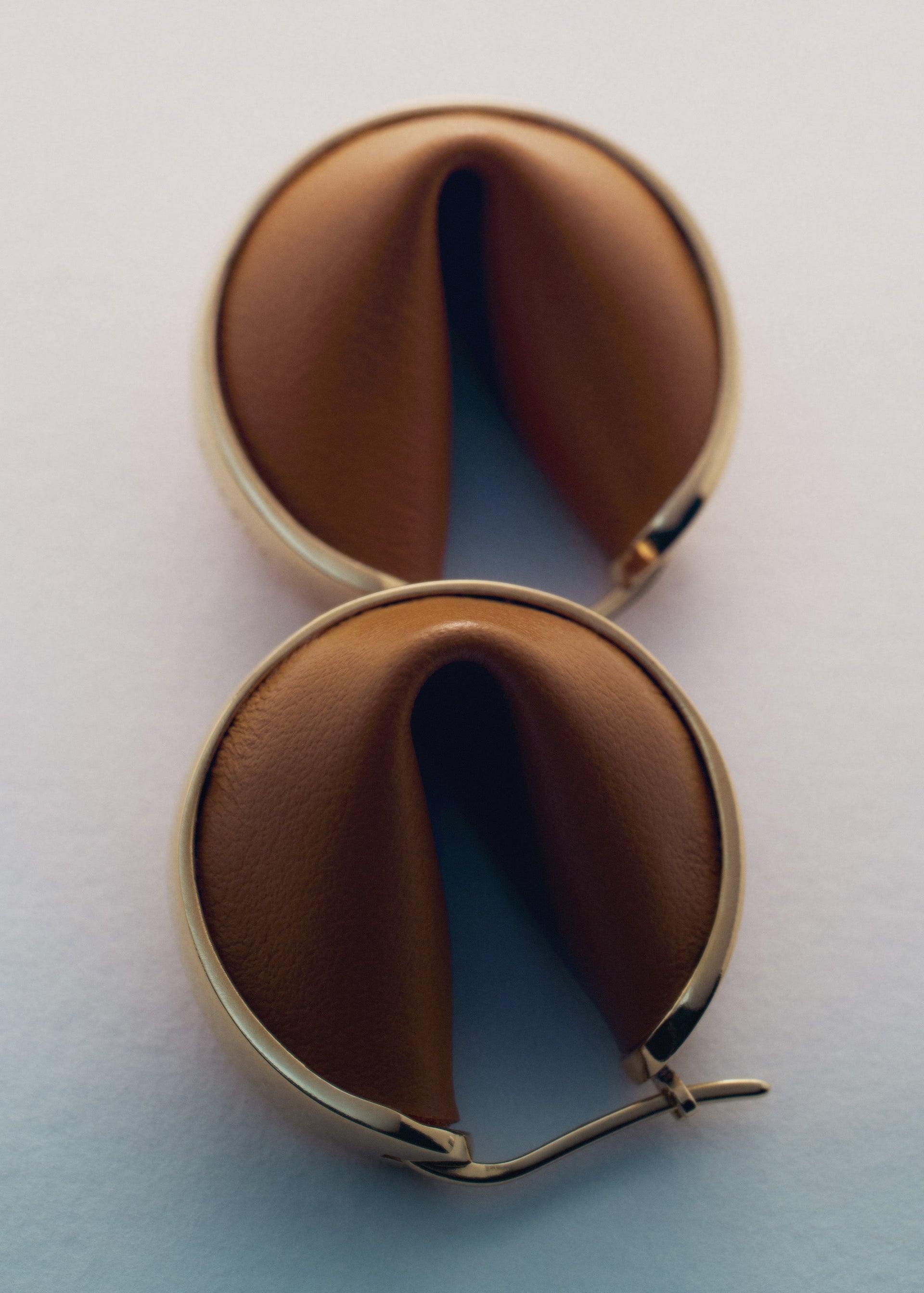 Ormé Hoop Earrings - Gold Gilded with Camel Leather