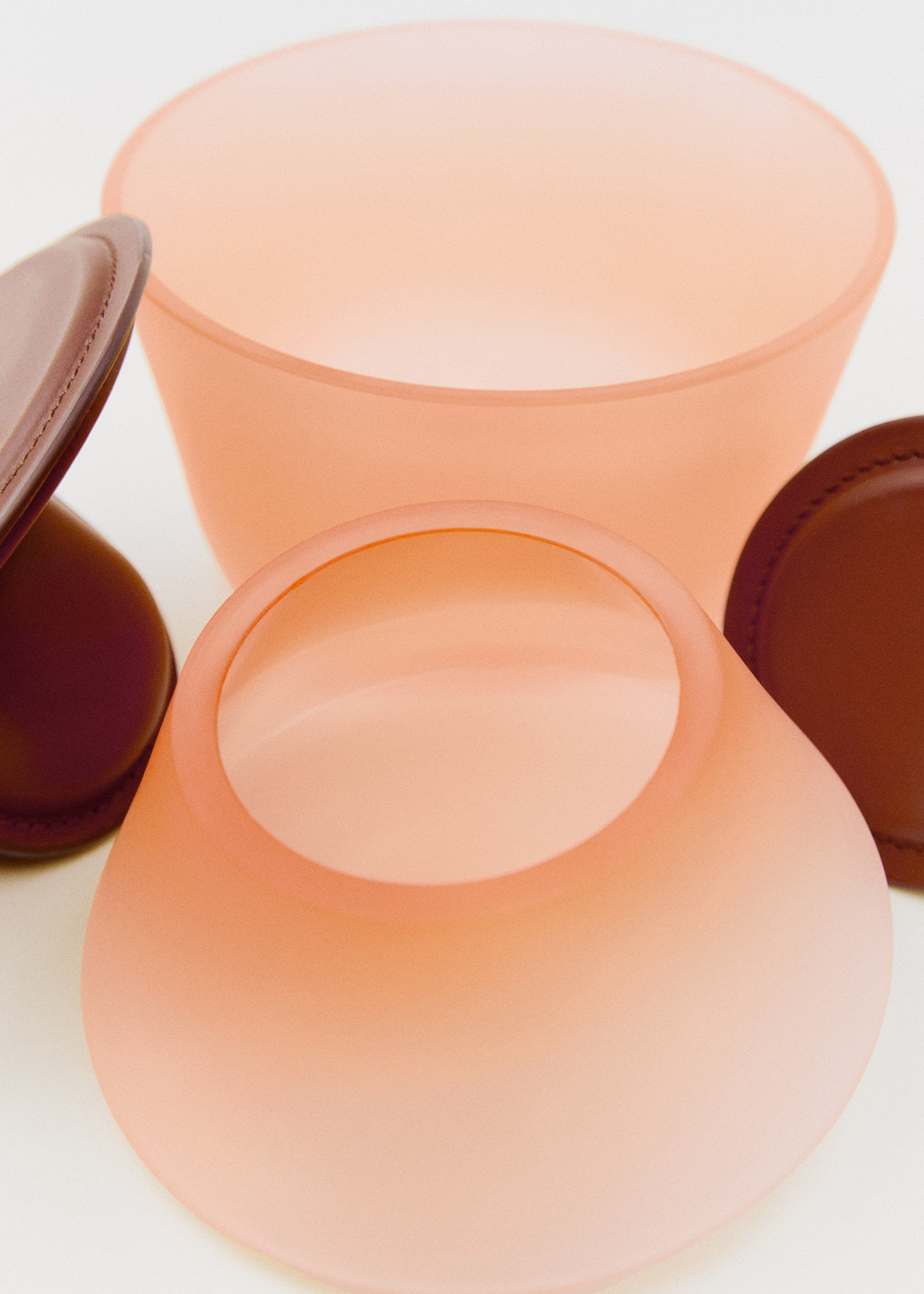 Uzlo-skulptur - Frost Rav