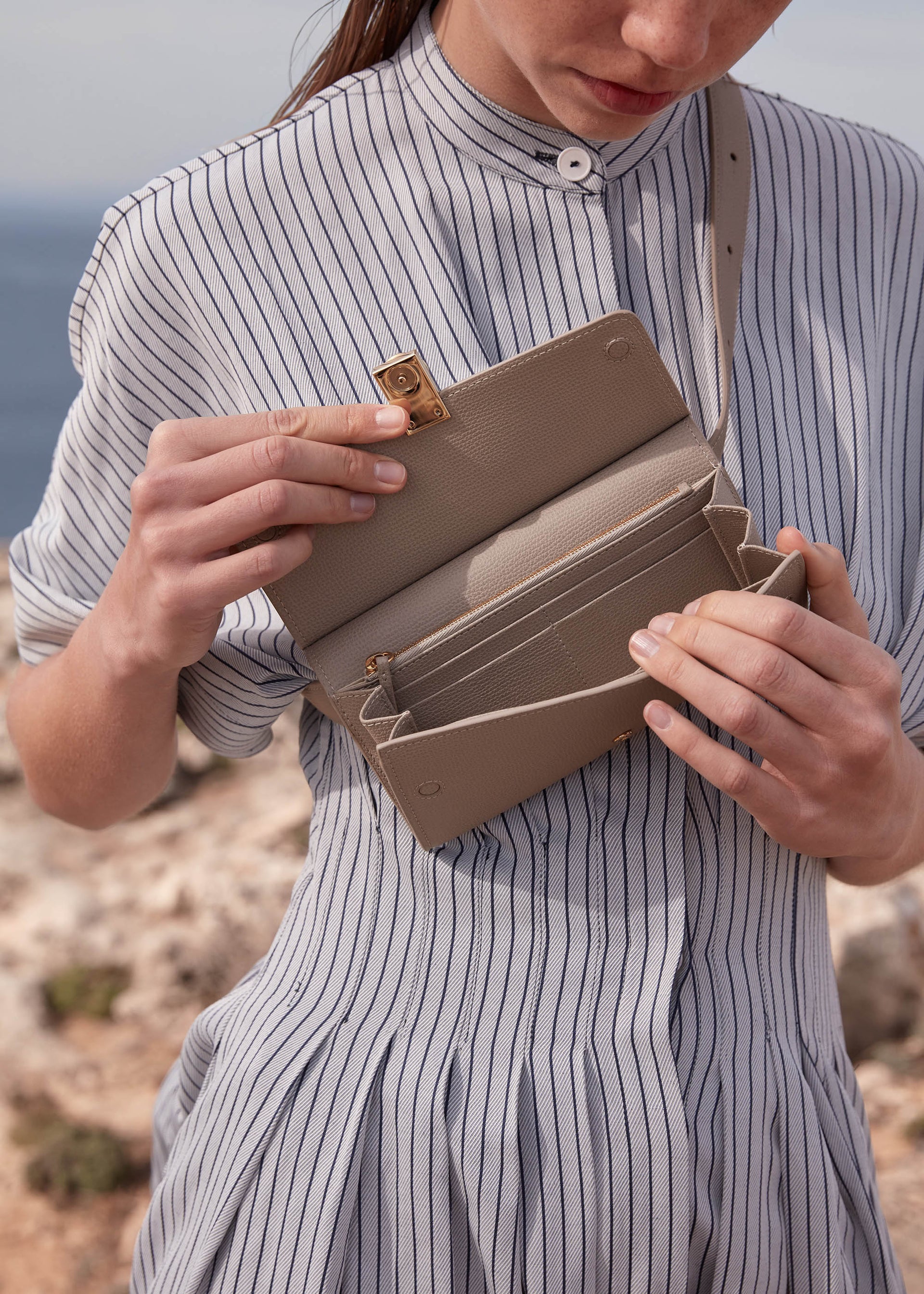 Numéro Sept Belt - Textured Taupe