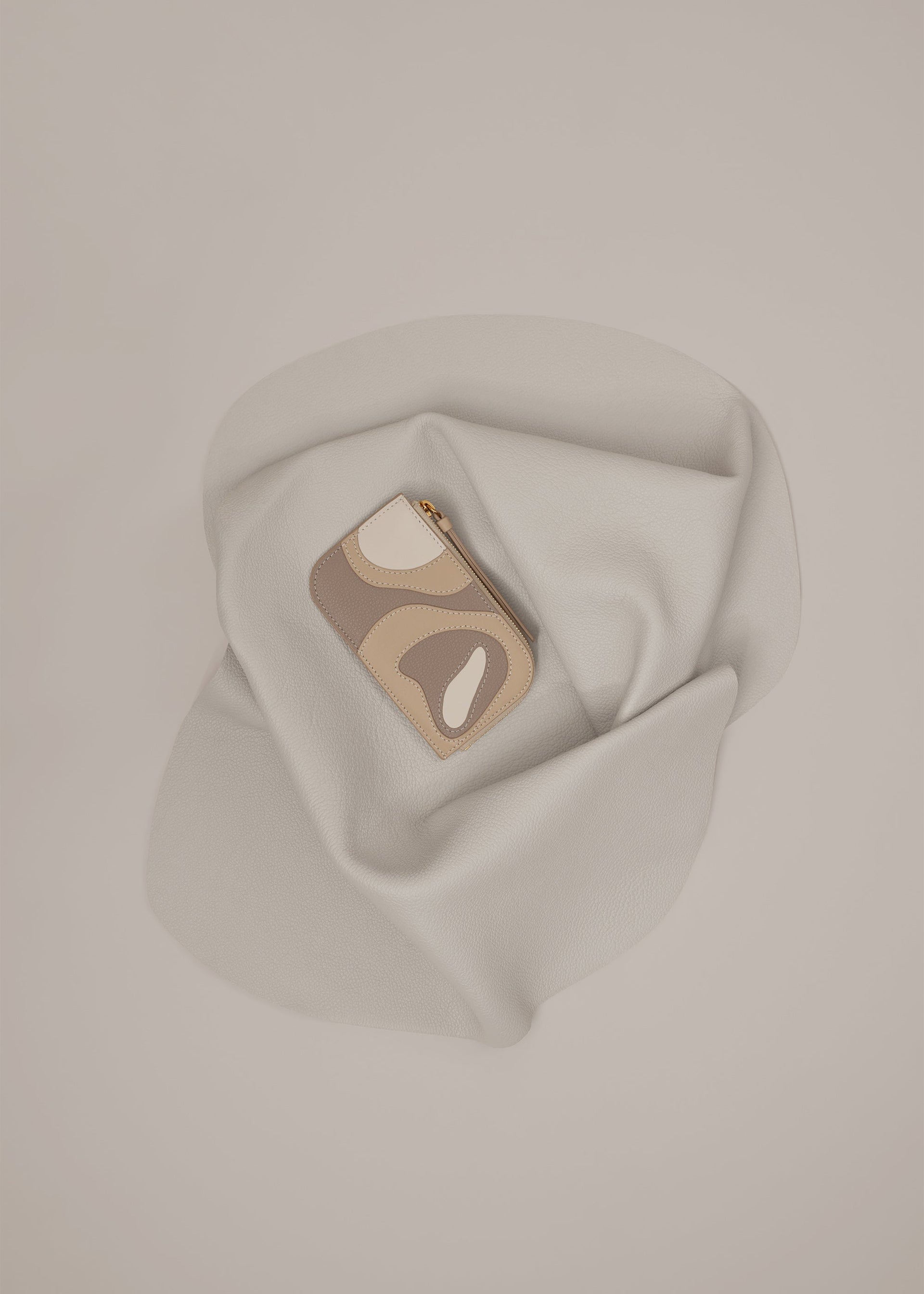 Atla-kortholder - Trio Gråbrun