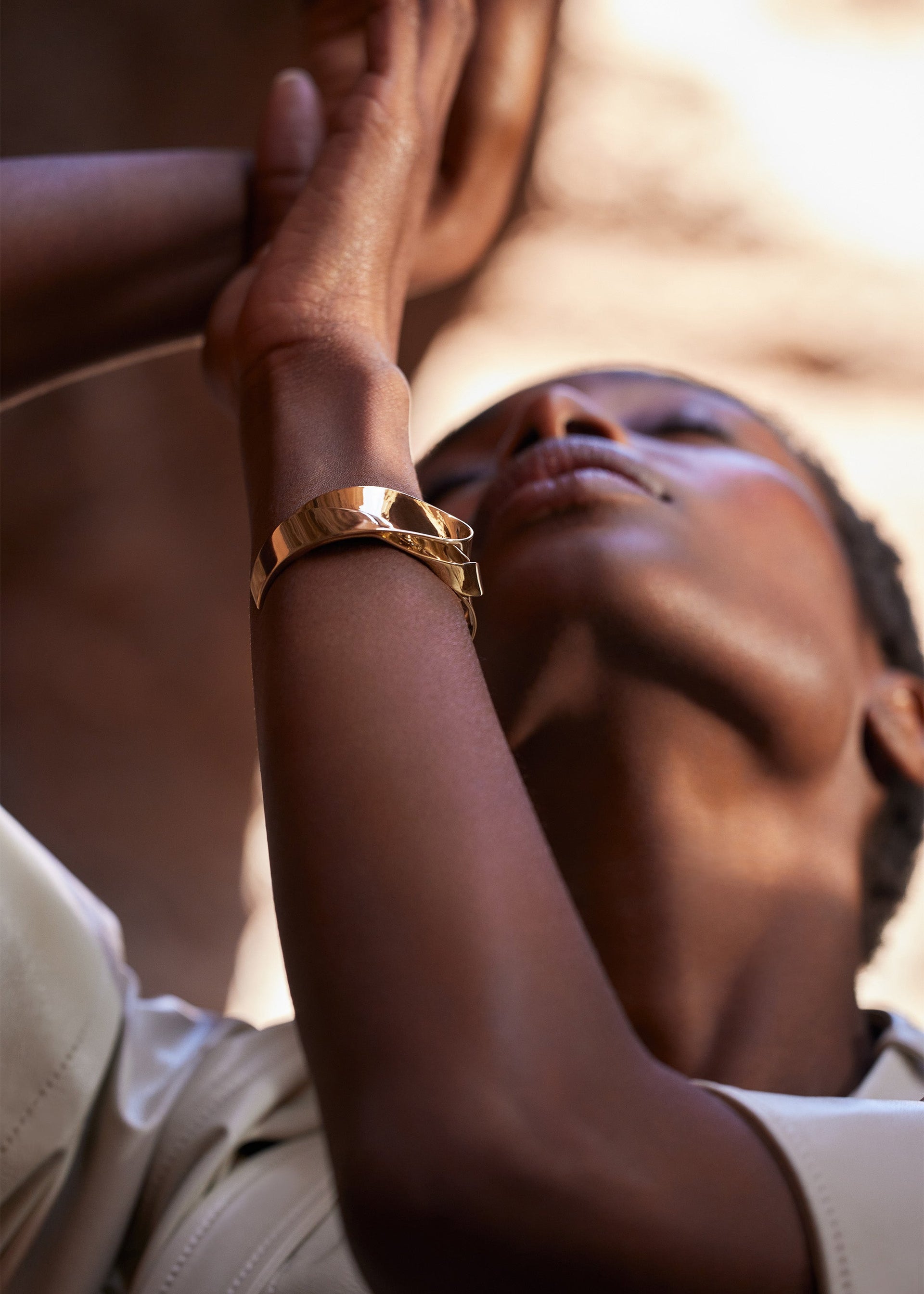 Éole-manchetarmbånd​ - forgyldt med 24 karat guld