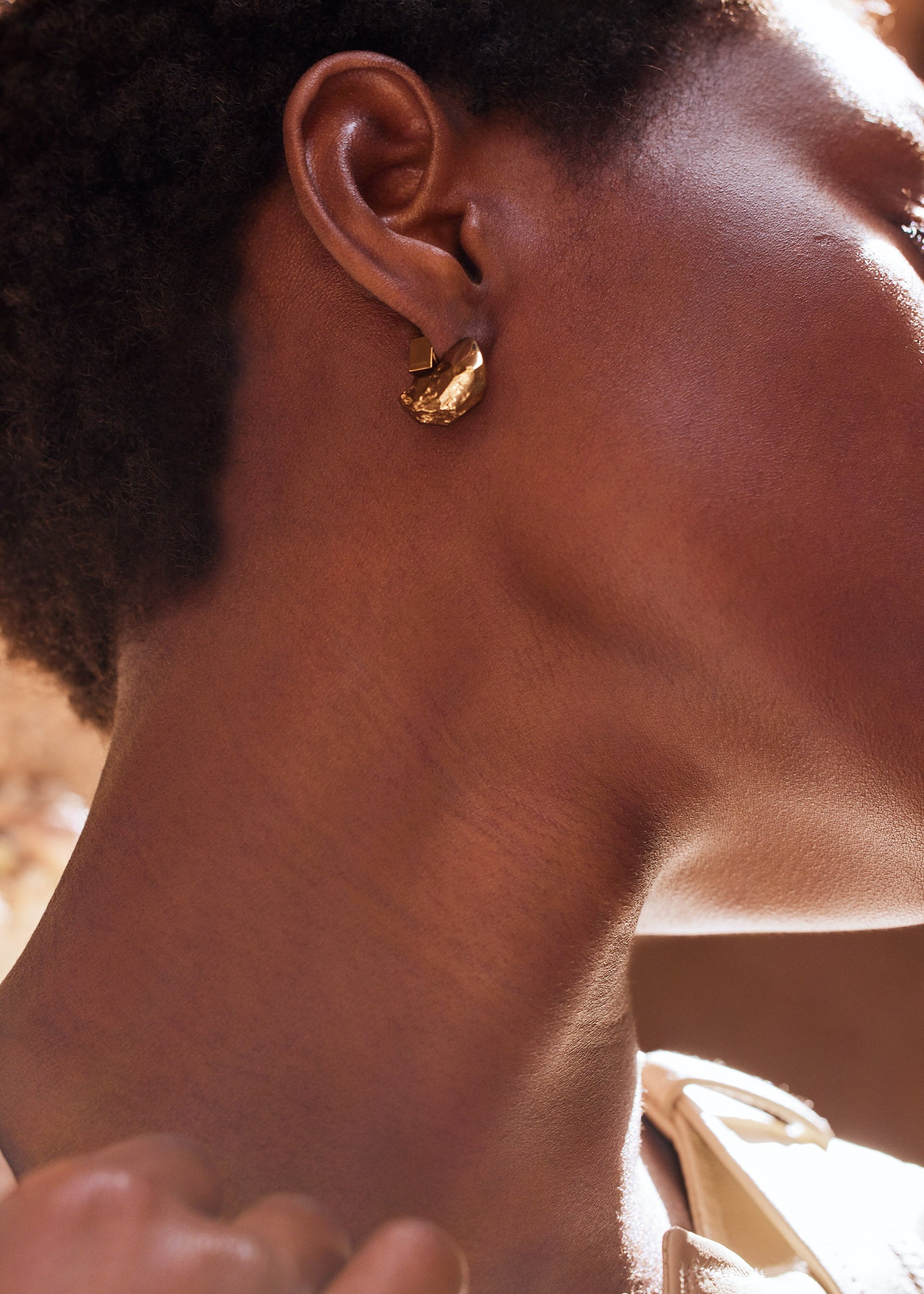 Eroz-ørestikker​ - forgyldt med 24 karat guld