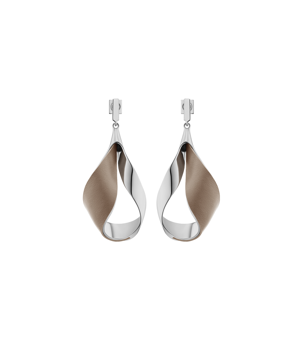 Ormé Pendant Earrings - Silver in rhodium with Taupe Leather